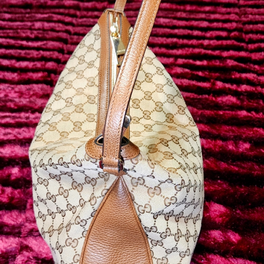 Authentic Gucci Hobo Bag - Picture 6 of 7